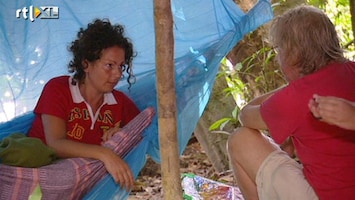 Echte Meisjes In De Jungle Bezoek van de dokter bij Michella