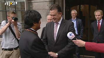 RTL Nieuws Roemer vereerd met bezoek president Bolivia