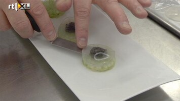 Editie NL Gerecht 2: transparante ravioli met kaviaar