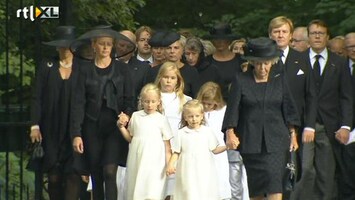RTL Z Nieuws De pijn van het gezin bij begrafenis Friso: familie loopt naar de dienst