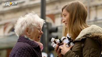 Benidorm Bastards UK Meisje kalmeert oudere dame