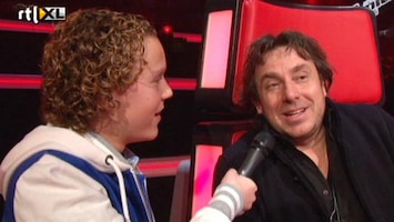 The Voice Kids Finn voelt de coaches aan de tand