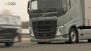 RTL Transportwereld Volvo Trucks demonstreert noodremsysteem