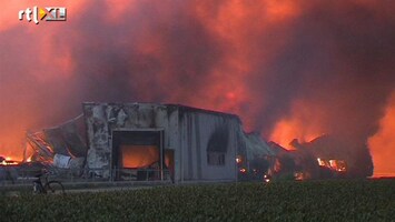 RTL Nieuws Felle brand in bollenschuur