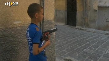 RTL Nieuws Syrische kinderen spelen oorlogje tijdens Suikerfeest