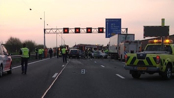 RTL Nieuws Flinke file door ongeluk A12