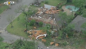 RTL Nieuws Tornado's houden huis in Texas