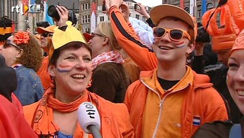 RTL Z Nieuws Museumplein is omgetoverd tot oranjeplein