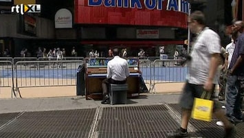 RTL Nieuws Piano's duiken op in straten New York