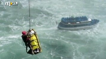 Editie NL Man overleeft sprong Niagara Falls