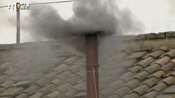 RTL Nieuws Weer zwarte rook in Vaticaanstad