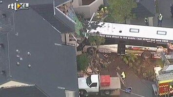 RTL Nieuws Buscrash Australië; buschauffeur overlijdt