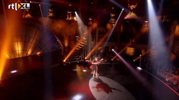 So You Think You Can Dance - The Next Generation Lois tilt Joey letterlijk op!