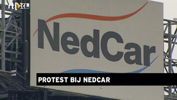 RTL Z Nieuws Werknemers NedCar voeren actie tegen Mitsubishi