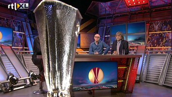 Voetbal International De Europa League-cup was even in de studio