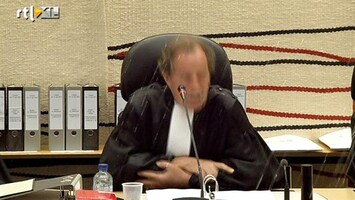 RTL Z Nieuws Robert M. gooit water naar rechter en schreeuwt door uitspraak heen