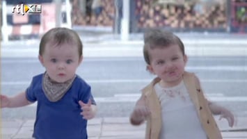 Editie NL Volwassenen worden baby in Evian-reclame