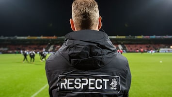 RTL Nieuws Minuut stilte in betaald voetbal