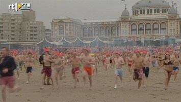 RTL Nieuws Duizenden doen nieuwjaarsduik