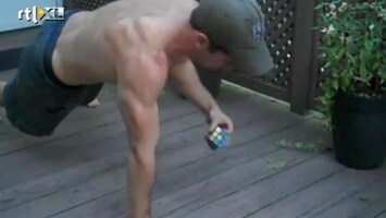 Editie NL Rubik's cube tijdens push ups