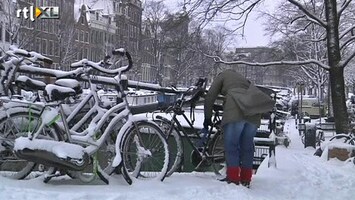 RTL Z Nieuws Kleumen op het perron, zuchten in de auto