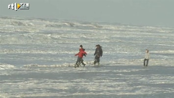 RTL Nieuws Uitwaaien in Egmond aan Zee