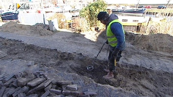 RTL Nieuws Amateur schatgravers zijn plaag voor archeologen