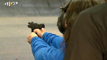 RTL Nieuws Amerikaanse juffen willen met pistool voor de klas