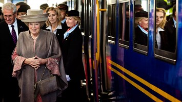 RTL Nieuws Koningin Beatrix opent Hanzelijn