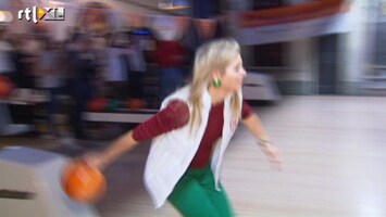 RTL Nieuws Willem-Alexander en Maxima op de bowlingbaan