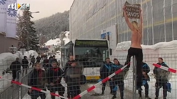 RTL Nieuws Topless protest in de sneeuw van Davos