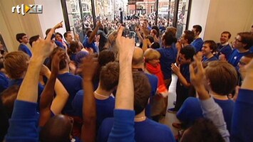 RTL Nieuws Gekte bij opening Apple Store in Amsterdam