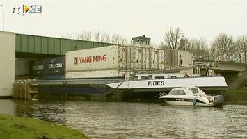 RTL Nieuws Conitainerschip ramt brug