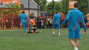 RTL Nieuws Nederlands Elftal opent Cruyff Court in Polen