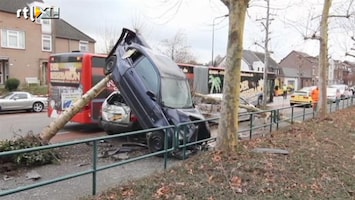 RTL Nieuws Duitse bus veroorzaakt ravage in Vaals