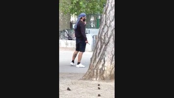 In beeld: man die kleuters neerstak achtervolgd in Frans park
