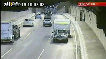 RTL Nieuws Spookrijder rijdt 12 kilometer met caravan