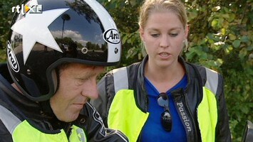 Mannen Van Een Zekere Leeftijd Peter en Joep nemen motorrijlessen