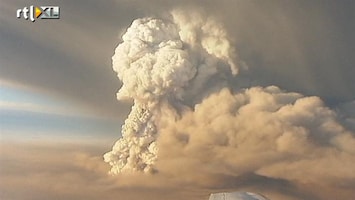 RTL Nieuws KLM schrapt vluchten om aswolk