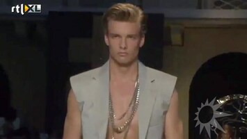 RTL Boulevard 'The Face' Stefan loopt show Versace