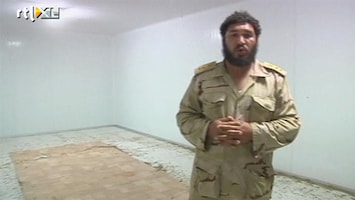 RTL Nieuws Khadaffi wordt in woestijn begraven