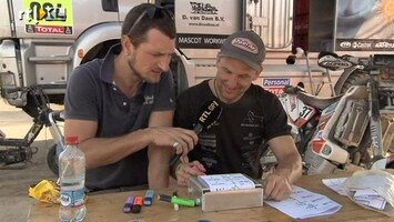 RTL GP: Dakar 2011 Dakar 2011 - Teus Visser legt waypoint uit