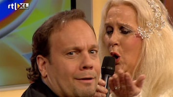 Carlo & Irene: Life 4 You Miss Snow White zingt