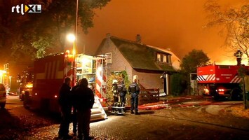 RTL Nieuws Felle brand in centrum Laren