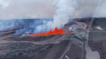 Enorme lavafontein: grootste vulkaan ter wereld uitgebarsten
