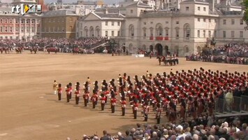 RTL Nieuws Queen viert verjaardag met parade