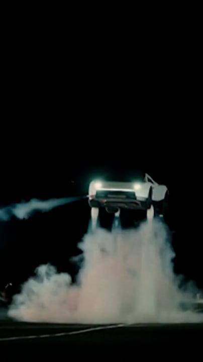 Musk onthult vliegende Tesla