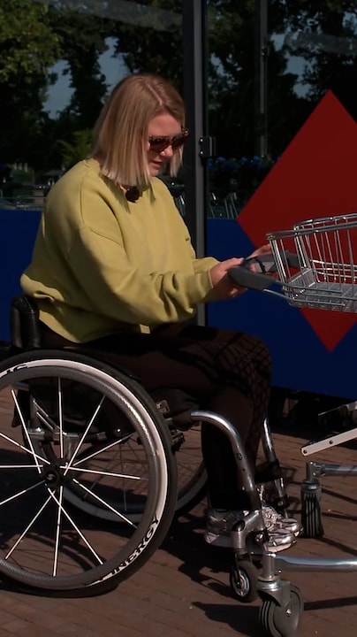 Quinty wil meer rolstoelwinkelwagens bij supermarkten
