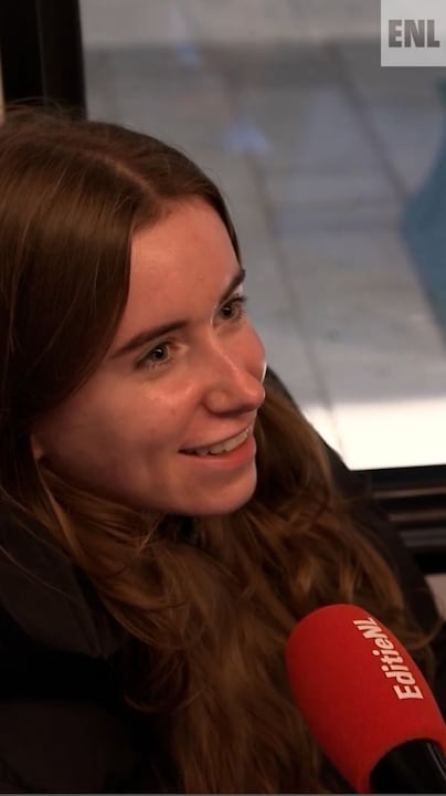 Ergernis in de trein: geen oortjes in