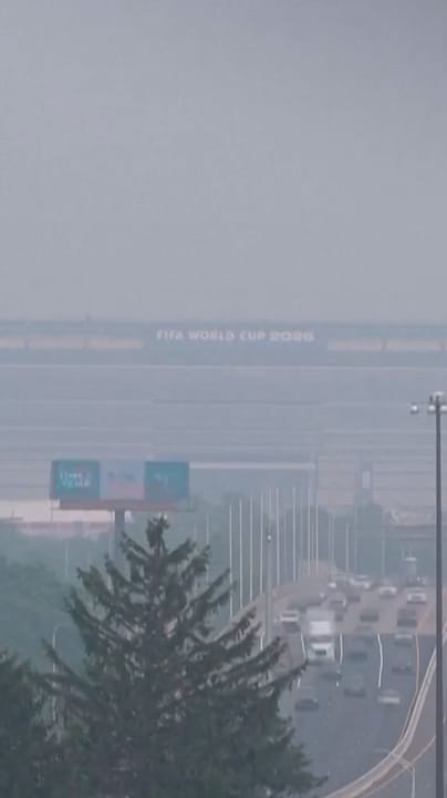 Stadion WK-finale bedolven onder rookwolk